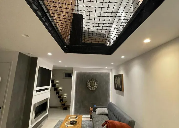 Zara At Raphael France